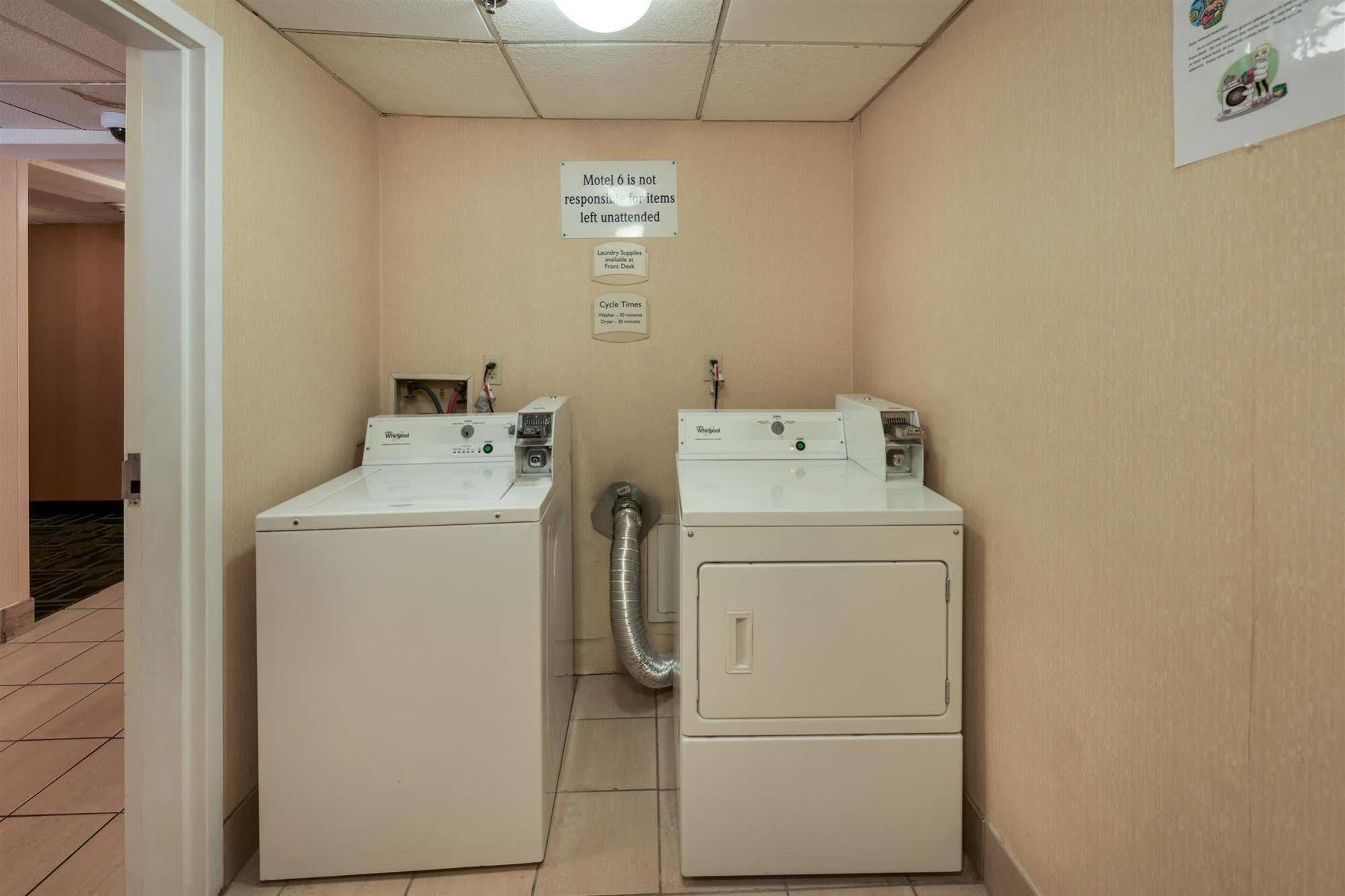 Motel 6-Milford, Ct ภายนอก รูปภาพ